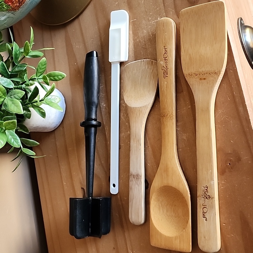 Pampered Chef Kitchen Helper Set